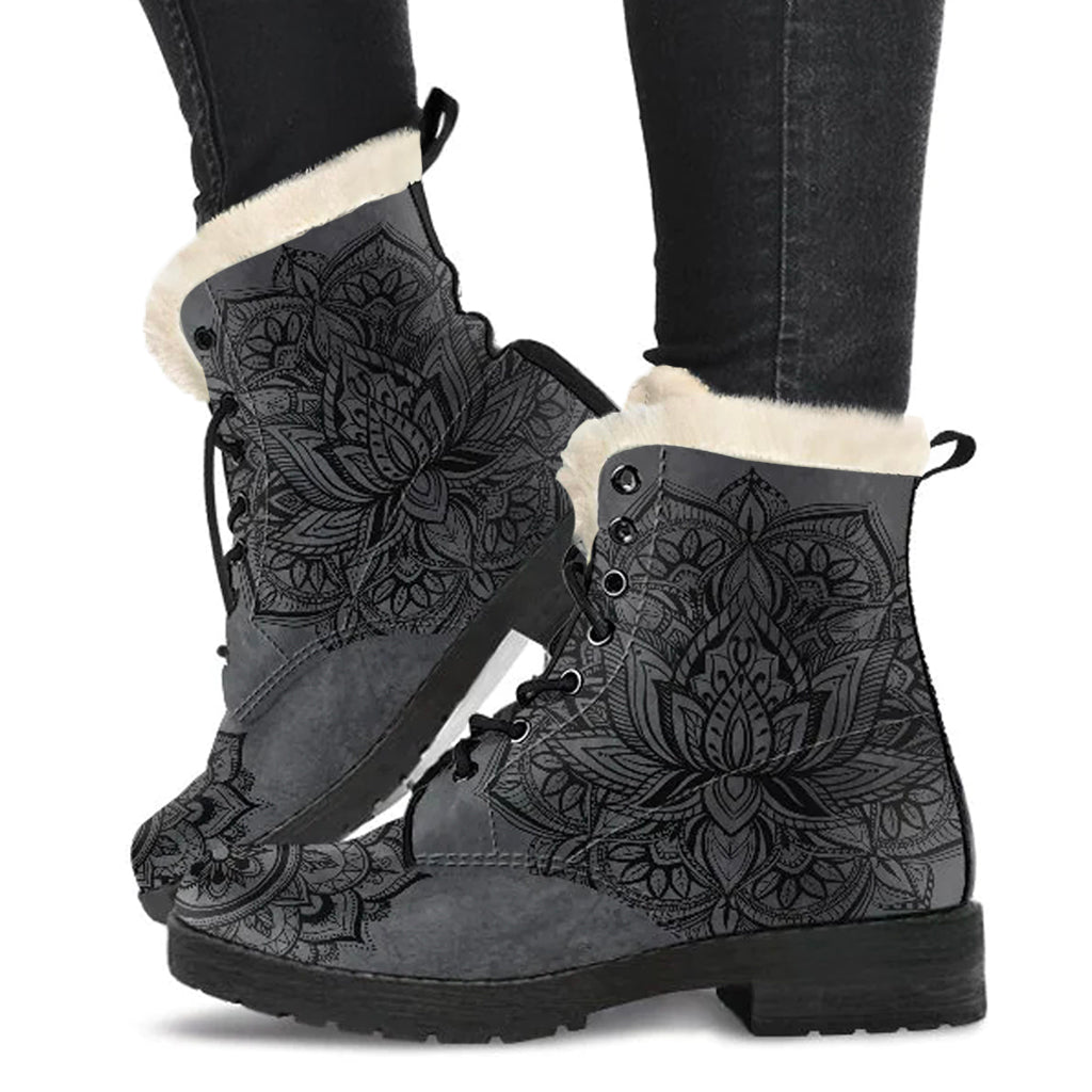 Fur-Lined Boots Mundi