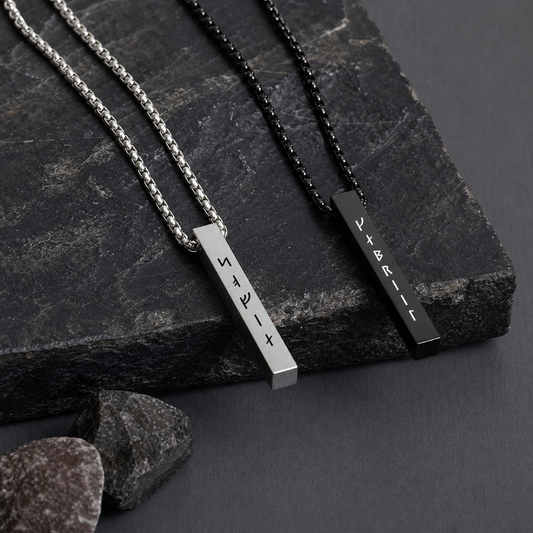 Collier Barre Runes Viking Gravé