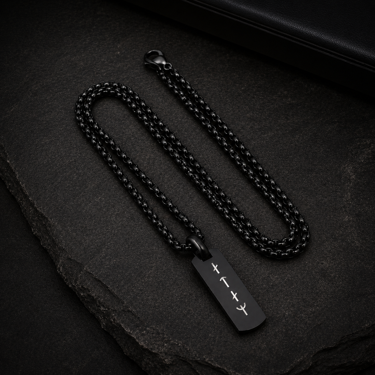 Collier Runes Viking Gravé Homme